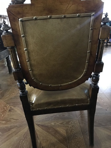Старинное кресло фото 5